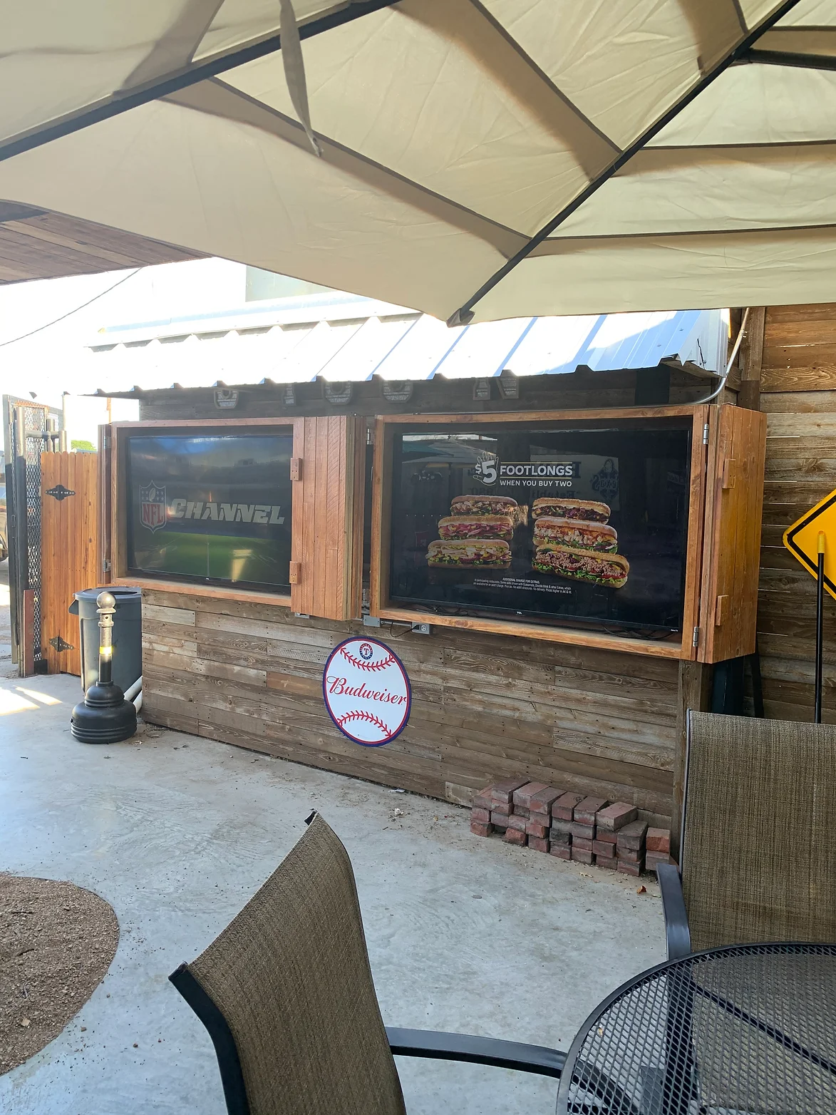 e5e209_2896f22311ca417e8eaef089b67fa1fd~mv2-1